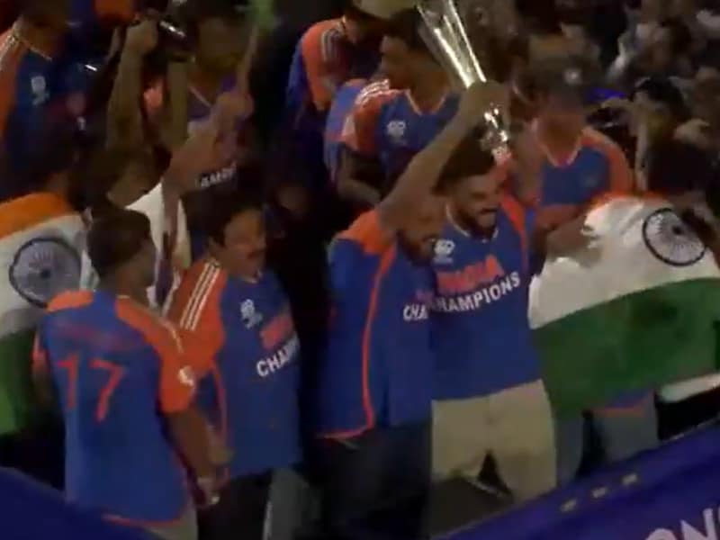 Rohit, Virat Share Special Moment During Victory Parade - Video Goes Viral