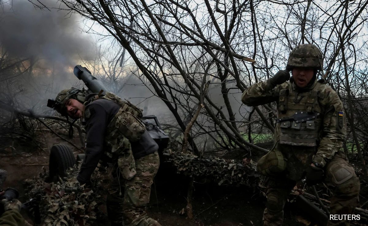 ​Ukraines Forces Withdraw From Key Eastern Town As Russia Claims Control 