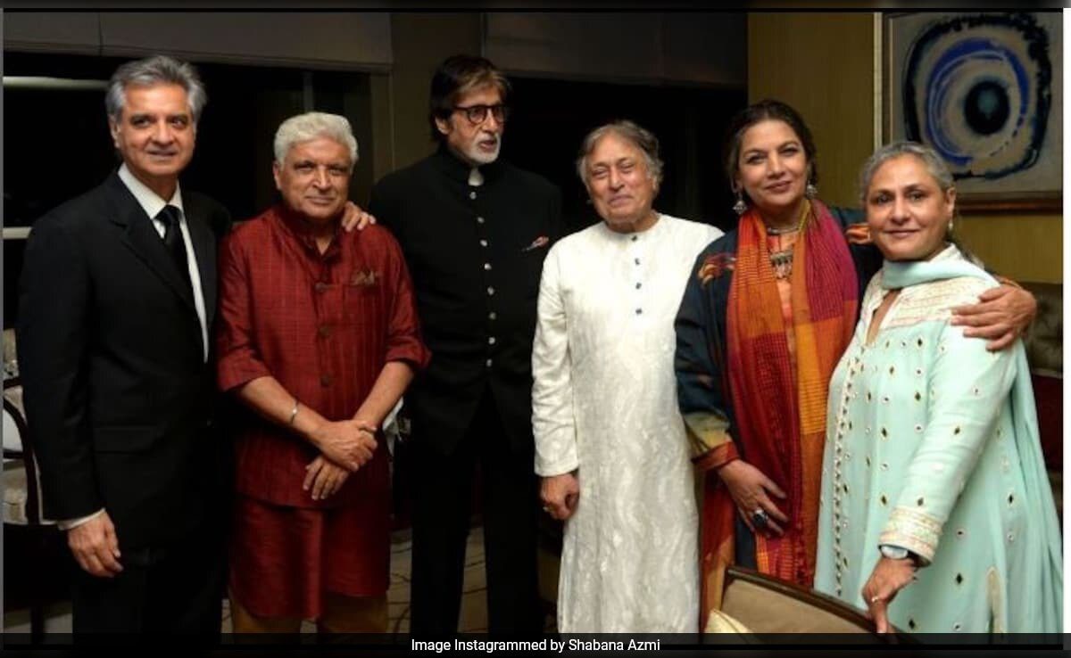 Amitabh Bachchan, Jaya Bachchan, Javed Akhtar, Shabana Azmi In A Throwback Pic 