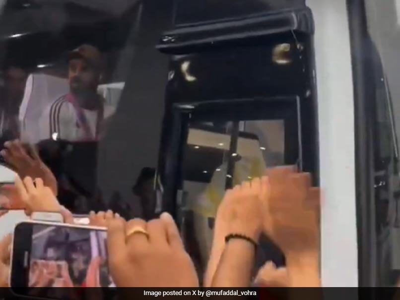 Watch: Kohli's Stunned Reaction To See Huge Number Of People At Airport