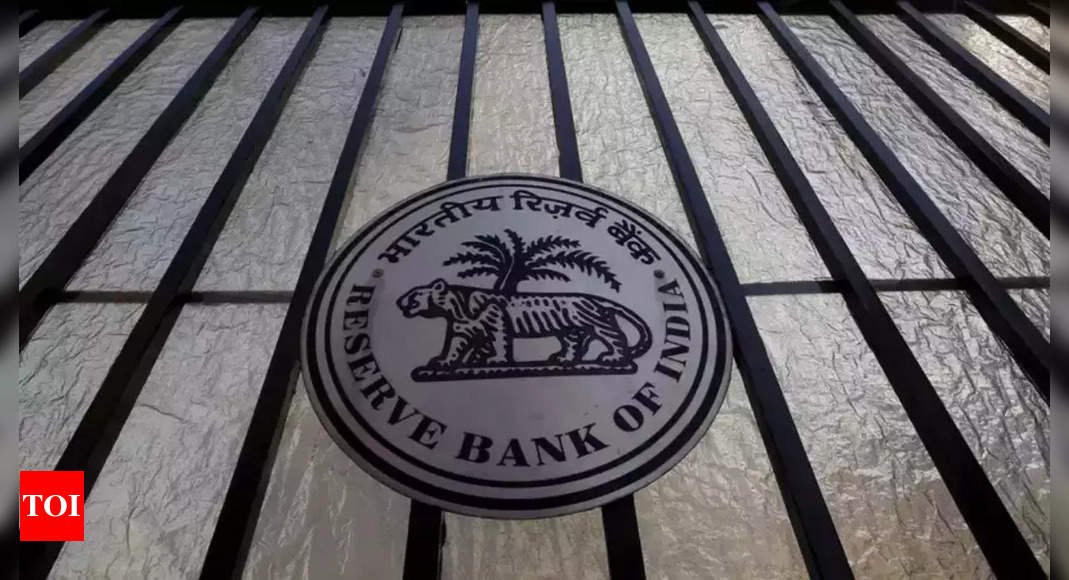 RBI मौद्रिक नीति बैठक लाइव अपडेट: क्या अमेरिकी फेडरल रिजर्व की ब्याज दर में कटौती के बाद RBI रेपो रेट में कटौती करेगा?