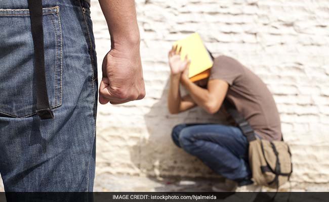 "कपड़े नहीं उतारने पर पीटा": यूपी के छात्र ने 8 सीनियर्स के खिलाफ केस दर्ज कराया