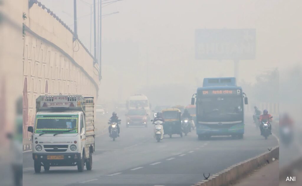 वायु गुणवत्ता में सुधार होने पर दिल्ली में GRAP-3 के तहत प्रदूषण पर अंकुश हटा दिया गया