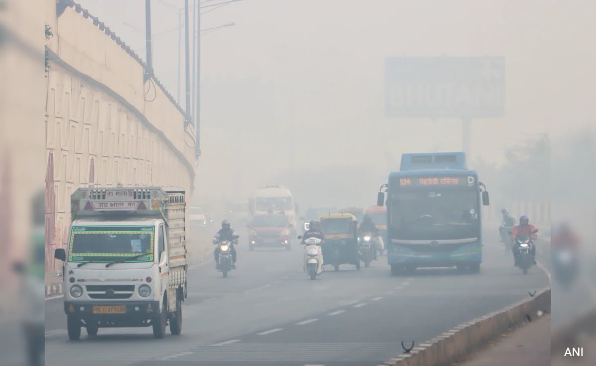 वायु गुणवत्ता में सुधार होने पर दिल्ली में GRAP-3 के तहत प्रदूषण पर अंकुश हटा दिया गया