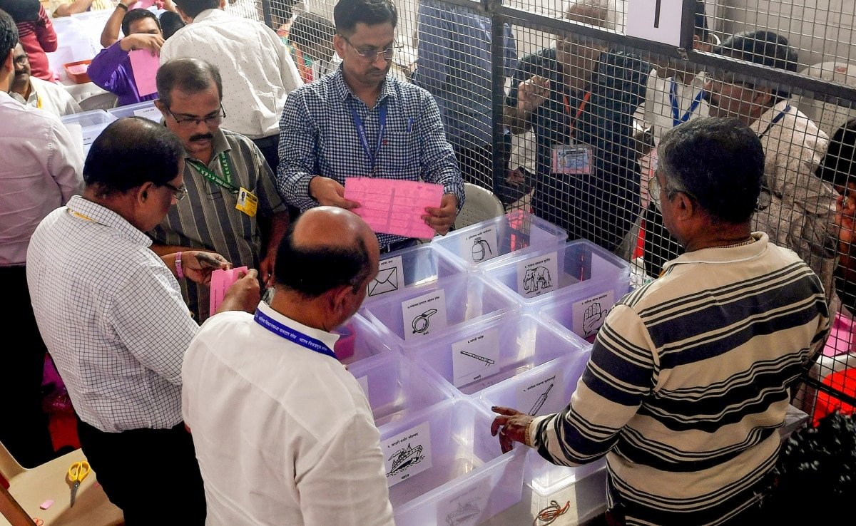 Supreme Court Asks Poll Body To Explain Rationale Behind Increasing Voter Limit