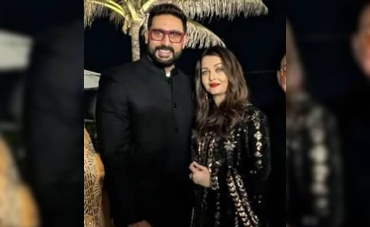 Amid Separation Rumours, Aishwarya Rai Bachchan And Abhishek Bachchan Share A Picture-Perfect Moment From A Wedding Reception