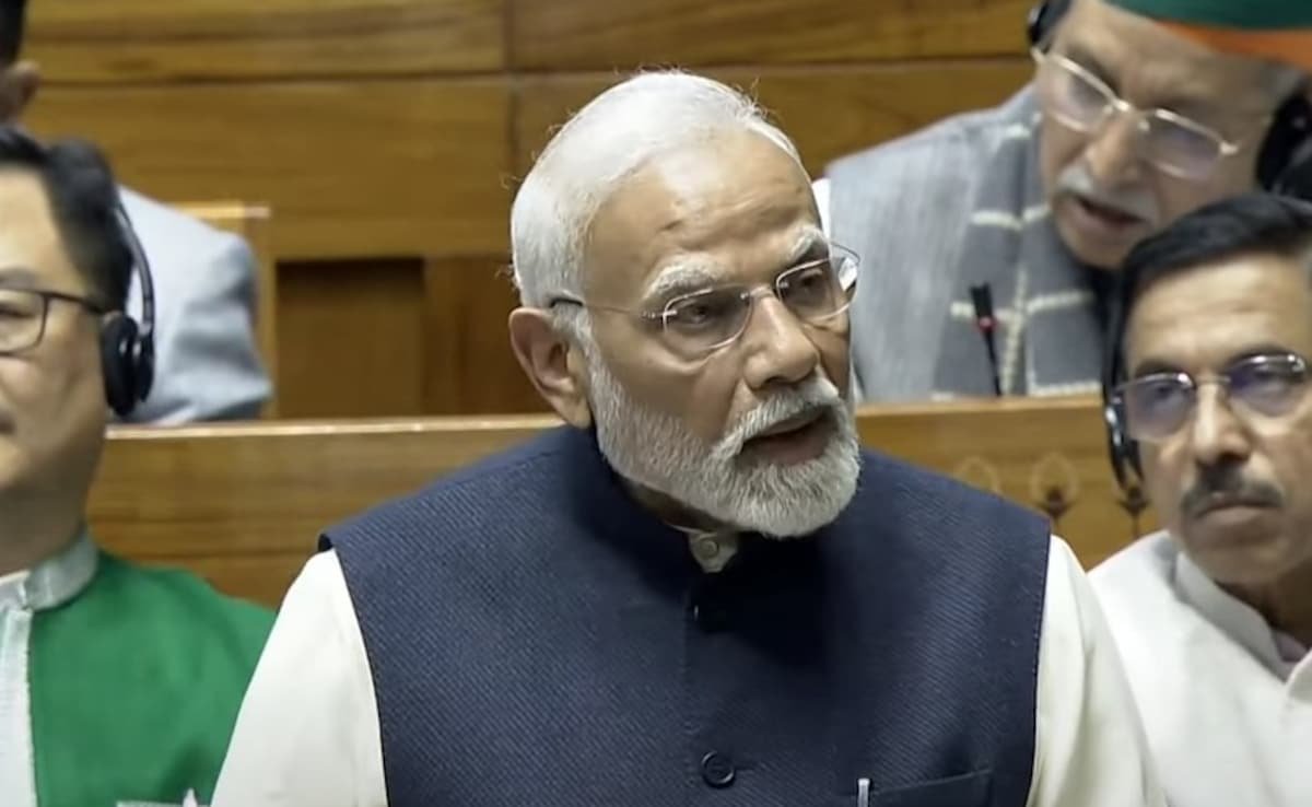 "नेहरू ने संविधान का दुरुपयोग किया, इंदिरा गांधी ने इसे आगे बढ़ाया": पीएम मोदी