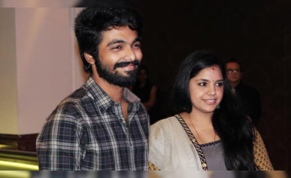 After Separation Announcement, GV Prakash Kumar And Saindhavi Reunite For Malaysia Concert