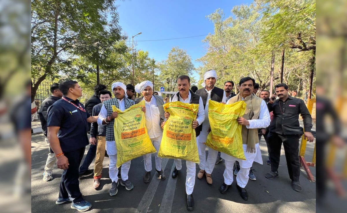 Madhya Pradesh Congress Protests In House And Out On Day 1 Of Winter Session