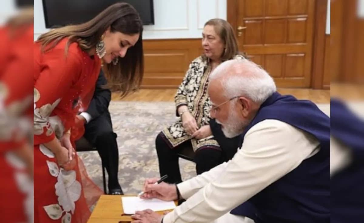 Prime Minister Narendra Modi Signs Autographs For Kareena Kapoor